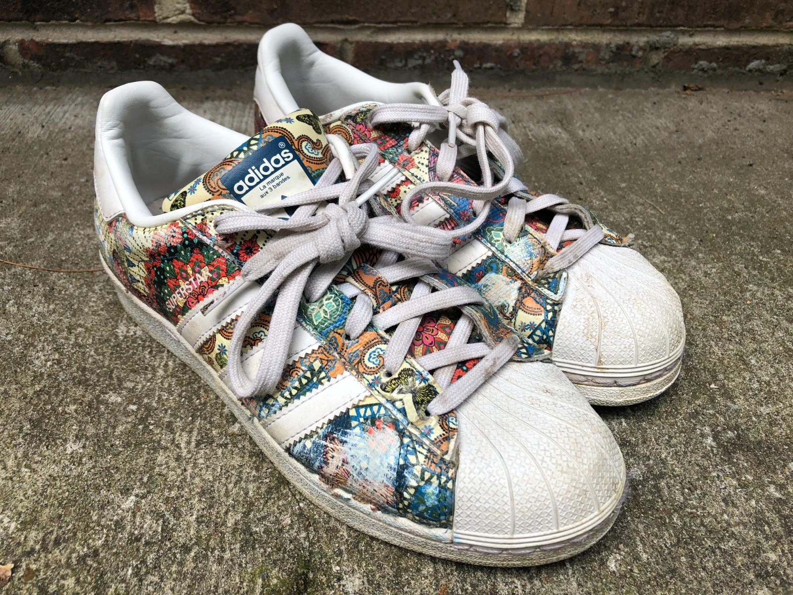 Adidas sneakers kicks women’s size 6.5
