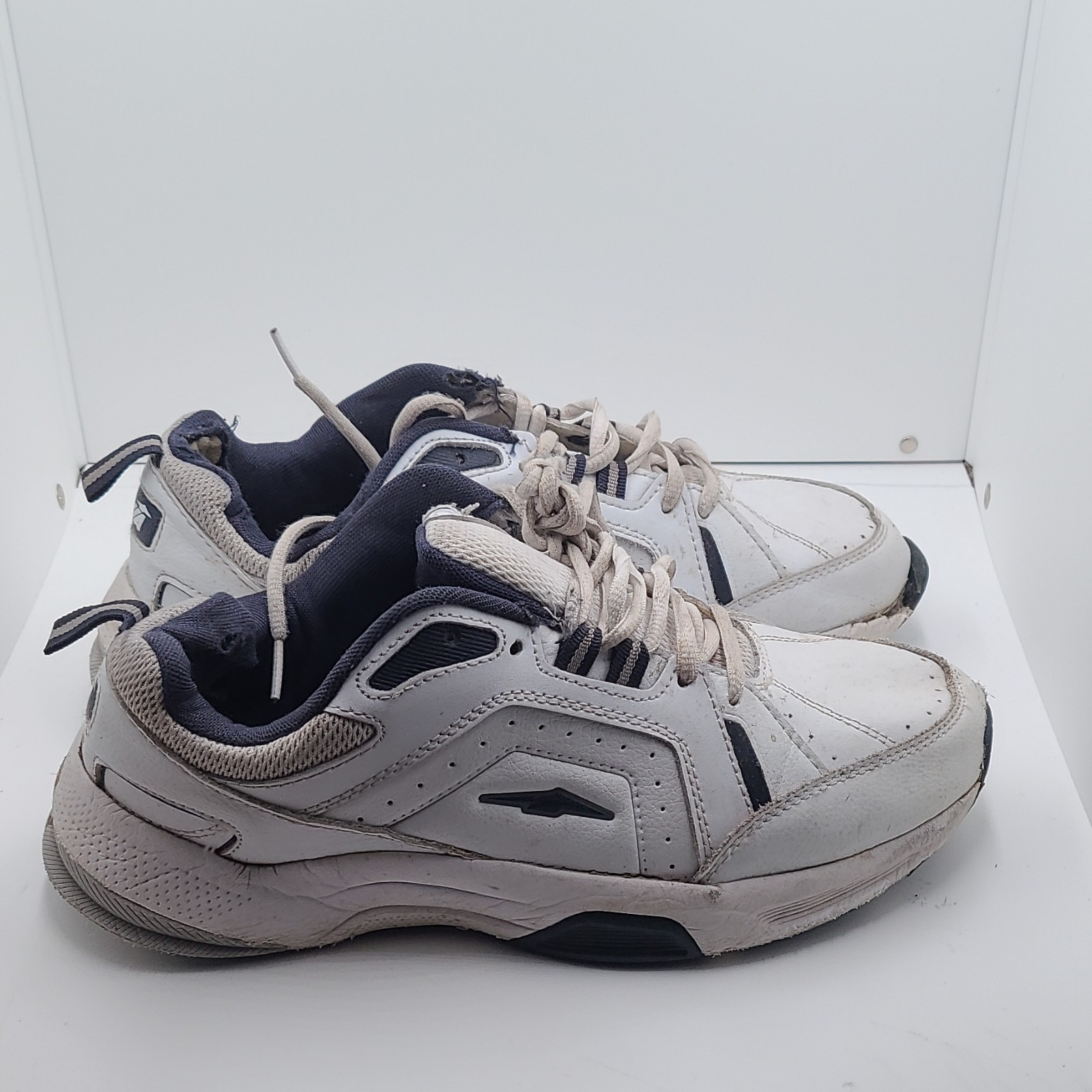 Avia Men’s Low Top White/Navy Lace-Up Solid Athletic Sneakers