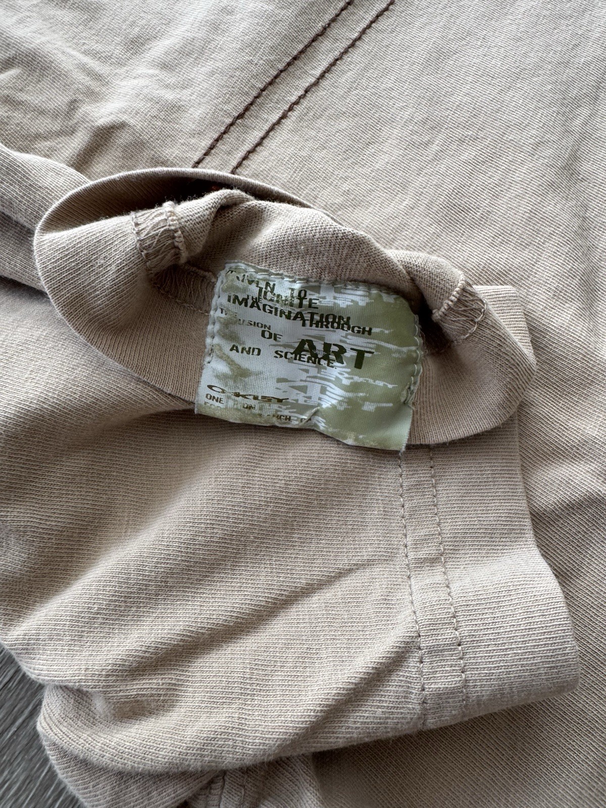 Vintage Y2K Oakley Software Center Logo T Shirt Tan Earth Tone Size