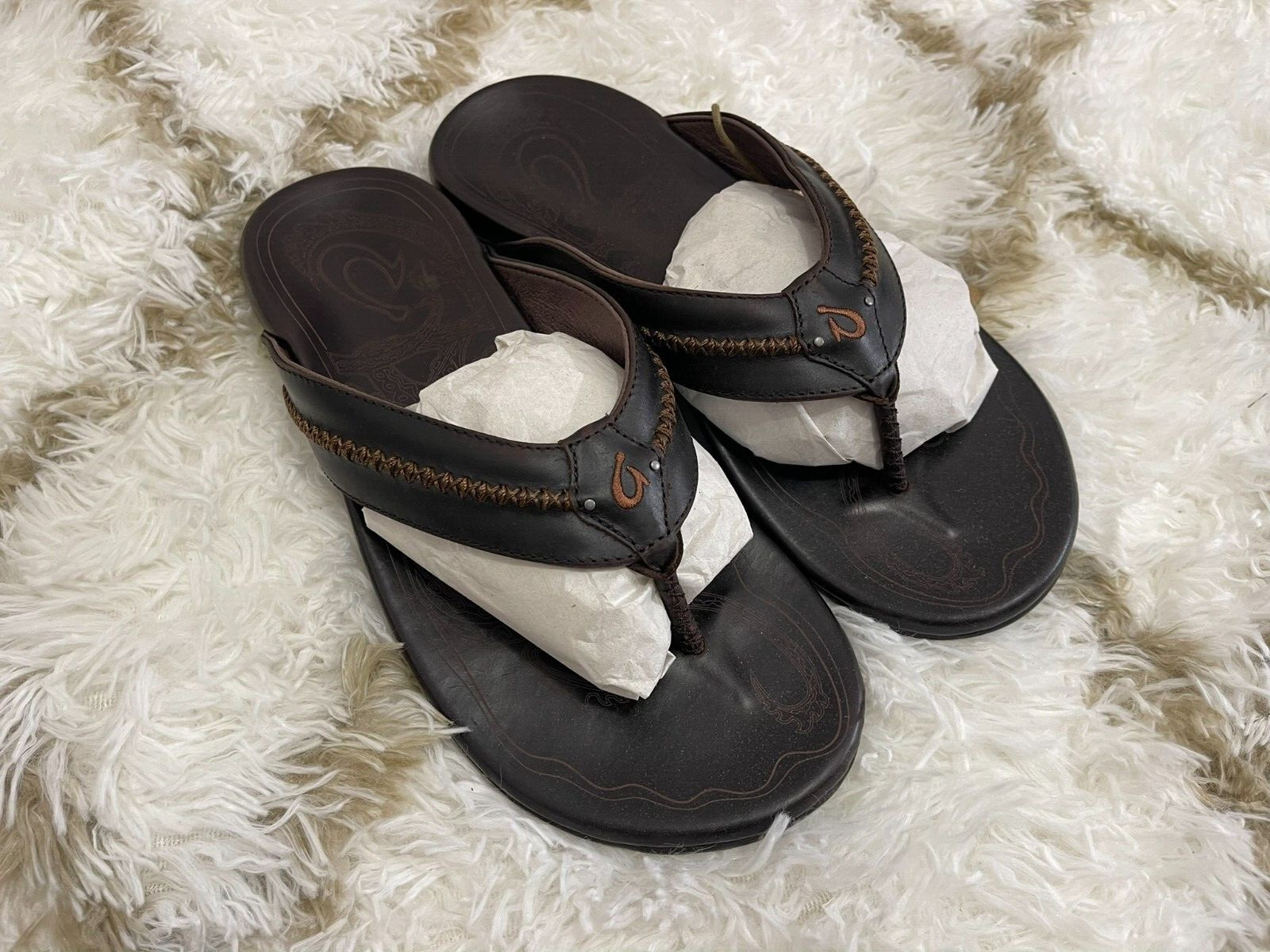 OluKai Men’s Size 11 Mea Ola Leather Beach Outdoor Sandals -Dark Java New In Box