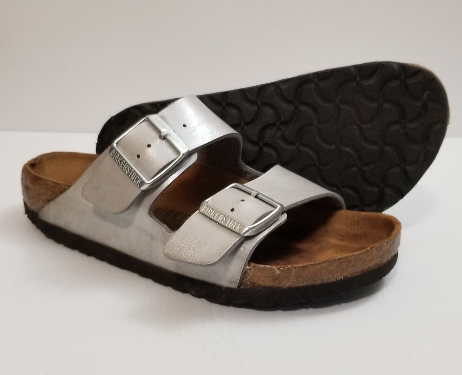 Birkenstock Unisex Arizona BS Metallic Silver SandalsEU 37 Size Men 4/Women 6