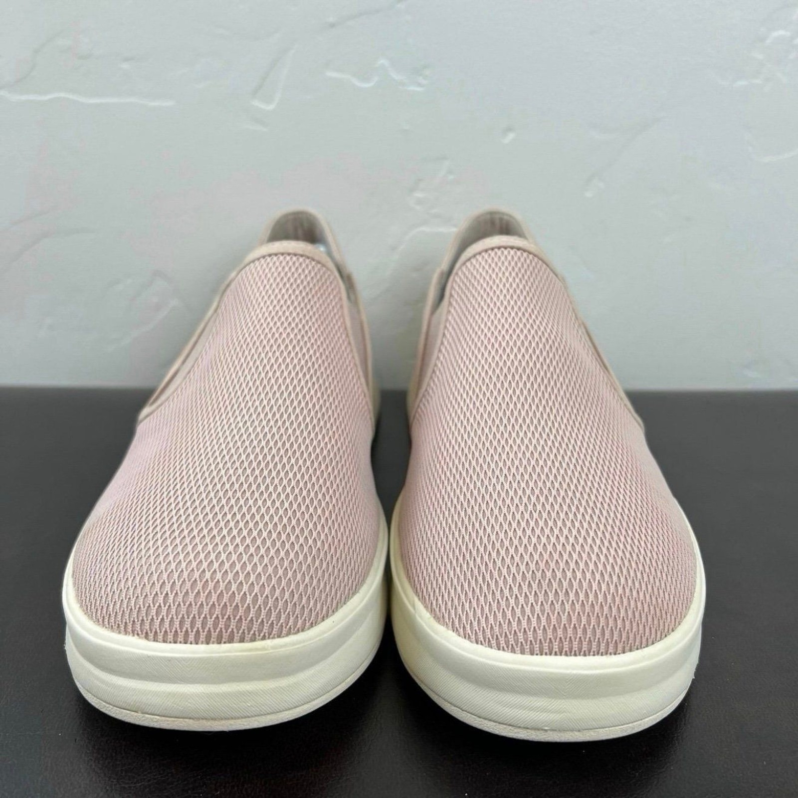 OluKai Ki‘ihele Slip-On Sneaker in Rose Dust Size 10
