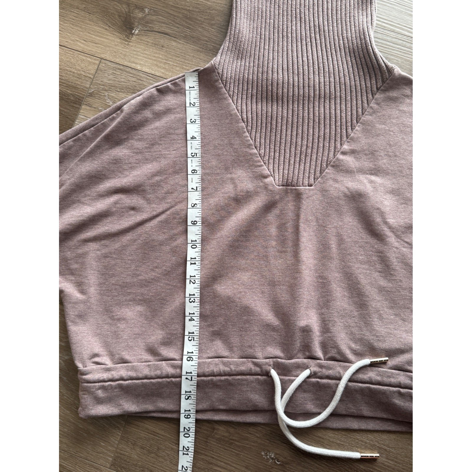 Varley Womens Turtleneck Sweatshirt Mauve Ribbed Knit Crop Drawstring Large