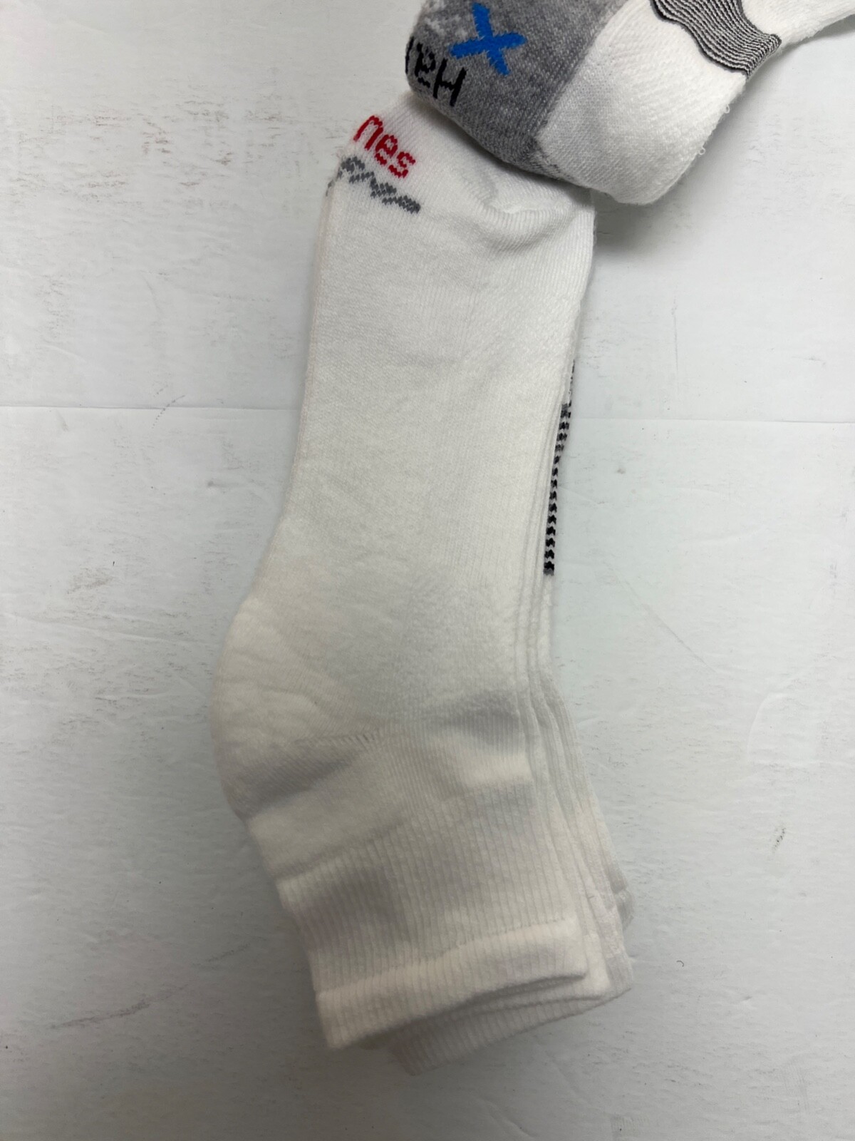 1 pack Hanes 4 Pair X-TEMP MENS ANKLE SOCKS White & Black White Stripe SIZE 6-12
