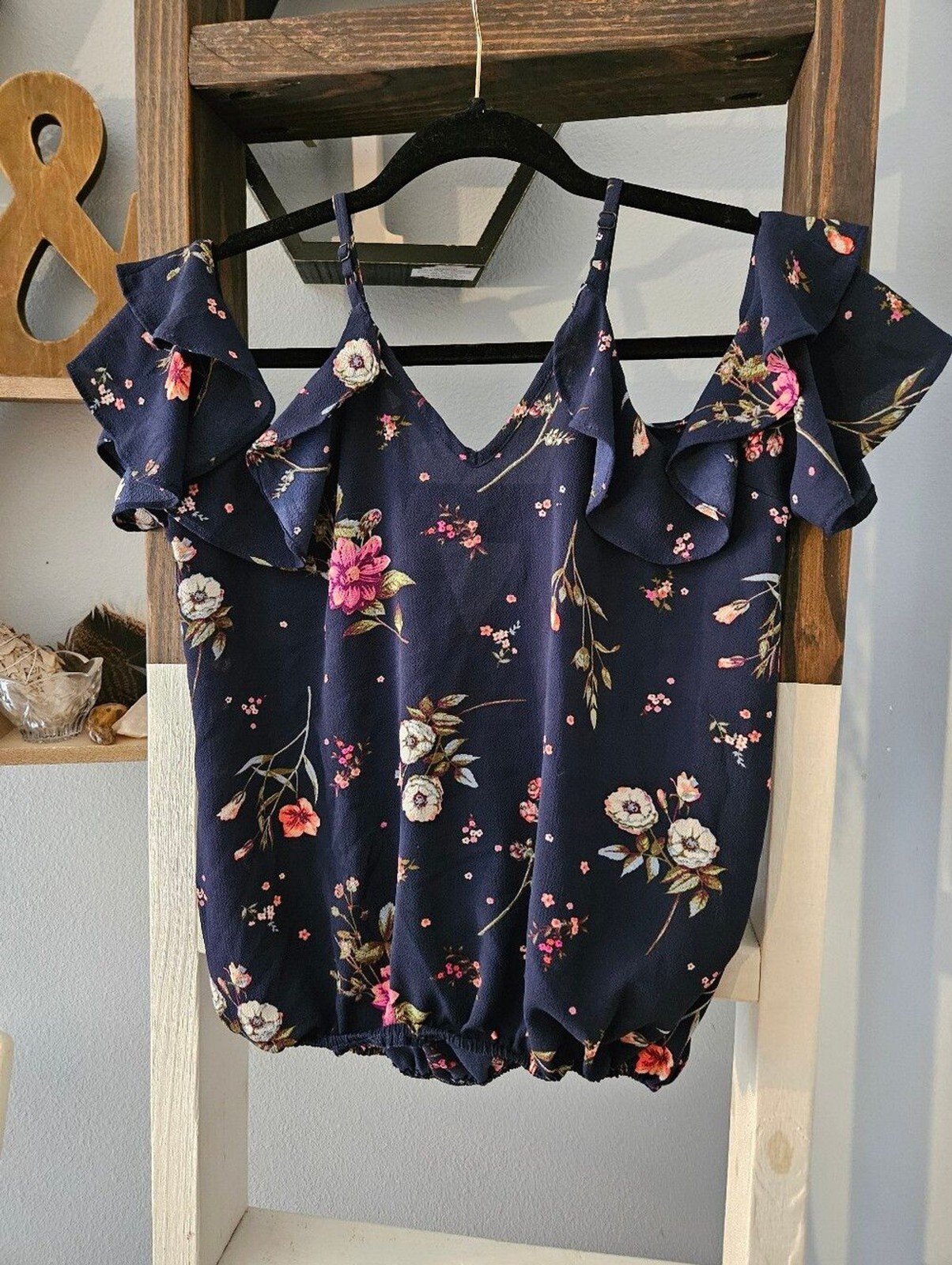 Moa Moa Women’s Navy Floral Cold-Shoulder Ruffle Blouse Size Medium NWOT
