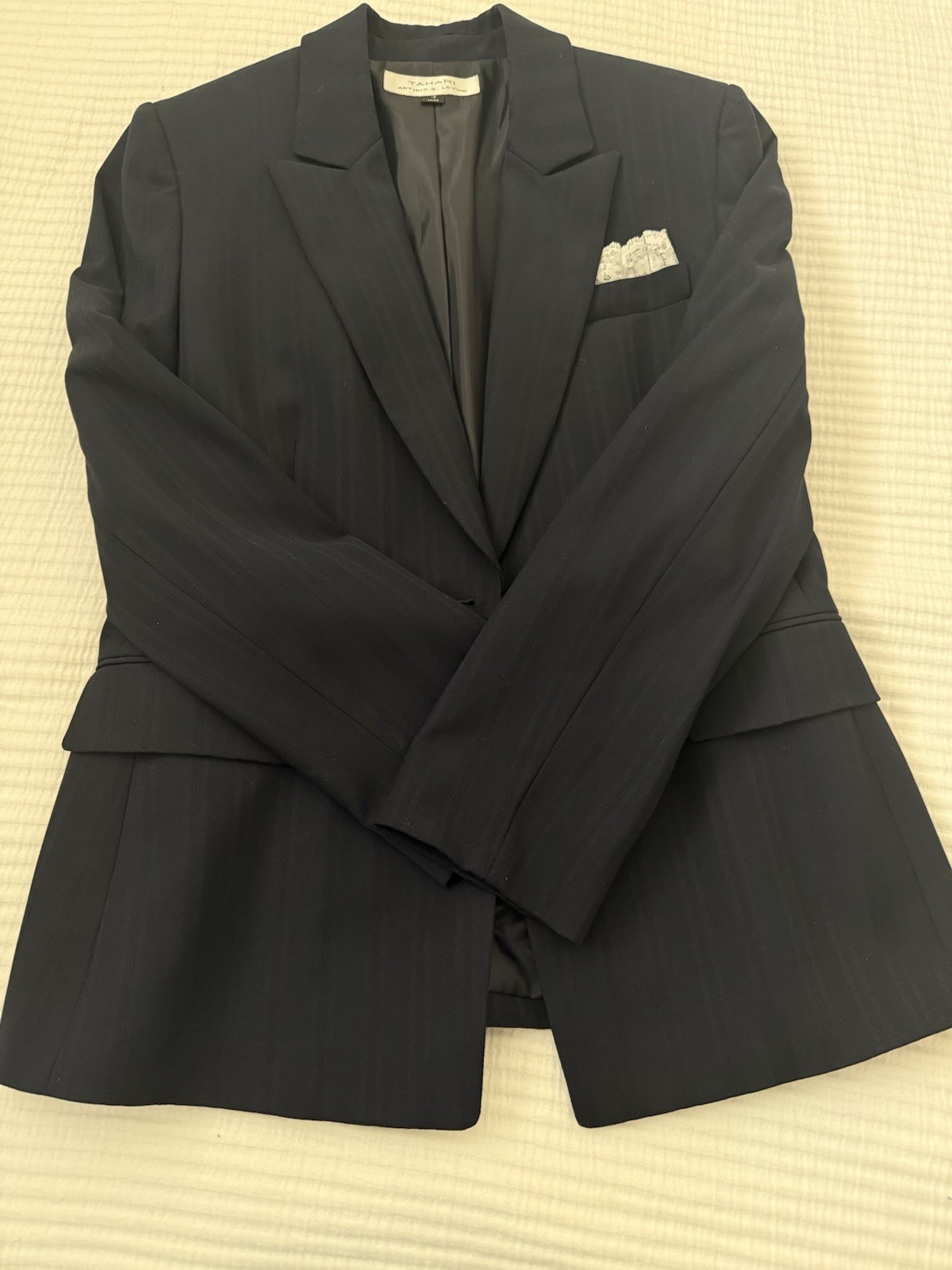 Tahari Arthur S. Levine Women’s Black Pinstripe Blazer 12 One-Button Lined