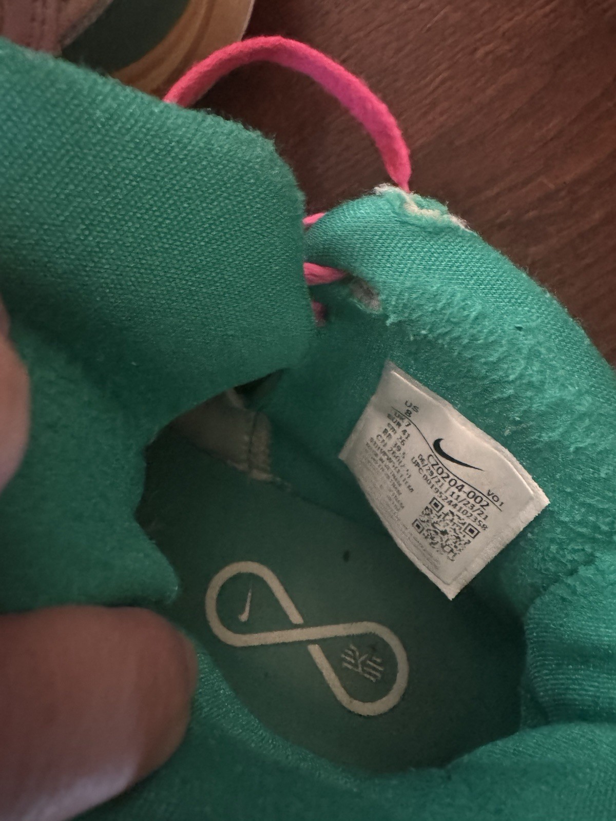 Nike Kyrie 8 Infinity “Keep Sue Fresh” sneakers, US 8