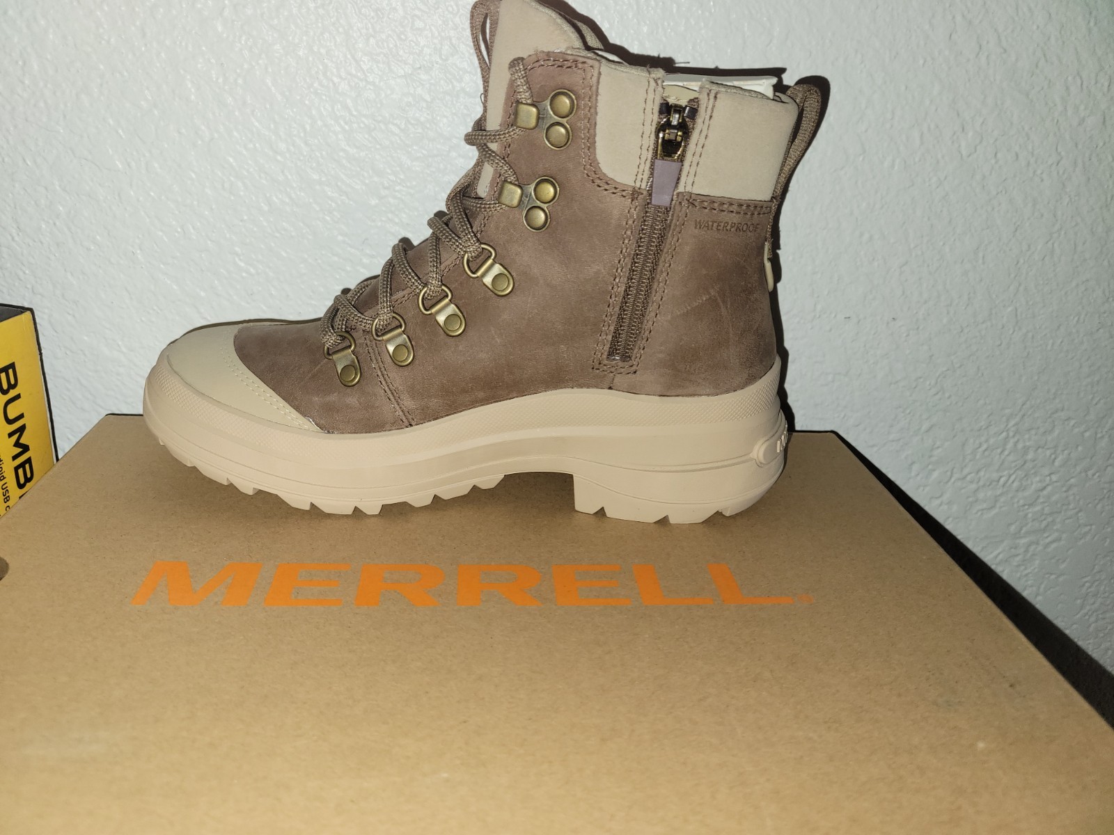 Merrell Waterproof Suede Hiking Ankle Boots Brown/Beige Lace-Up Size 6 Std