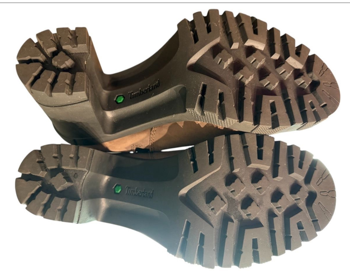 Timberland- Women’s mid zip boot with Defender Repellent Systems
