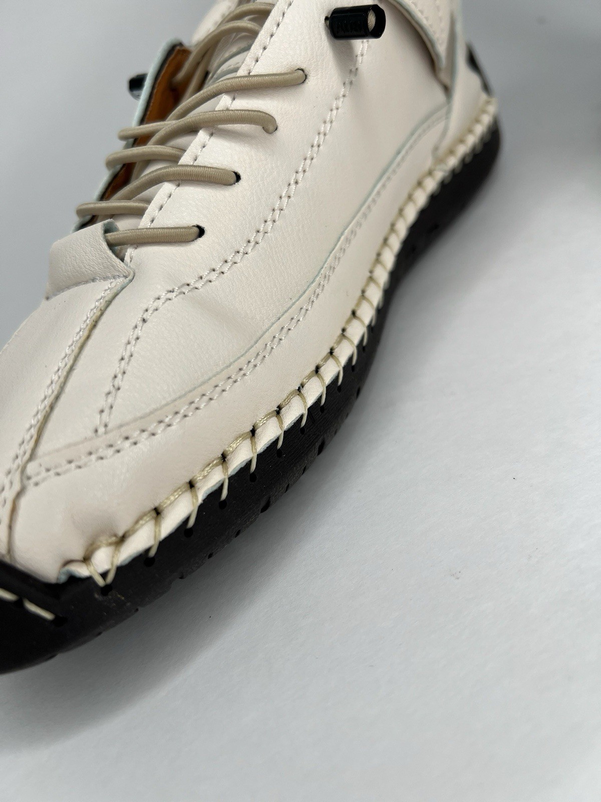 Casual White Driving Shoes Slip On Comfort Sneakers Size EU 38 – Men 6 or W 7.5