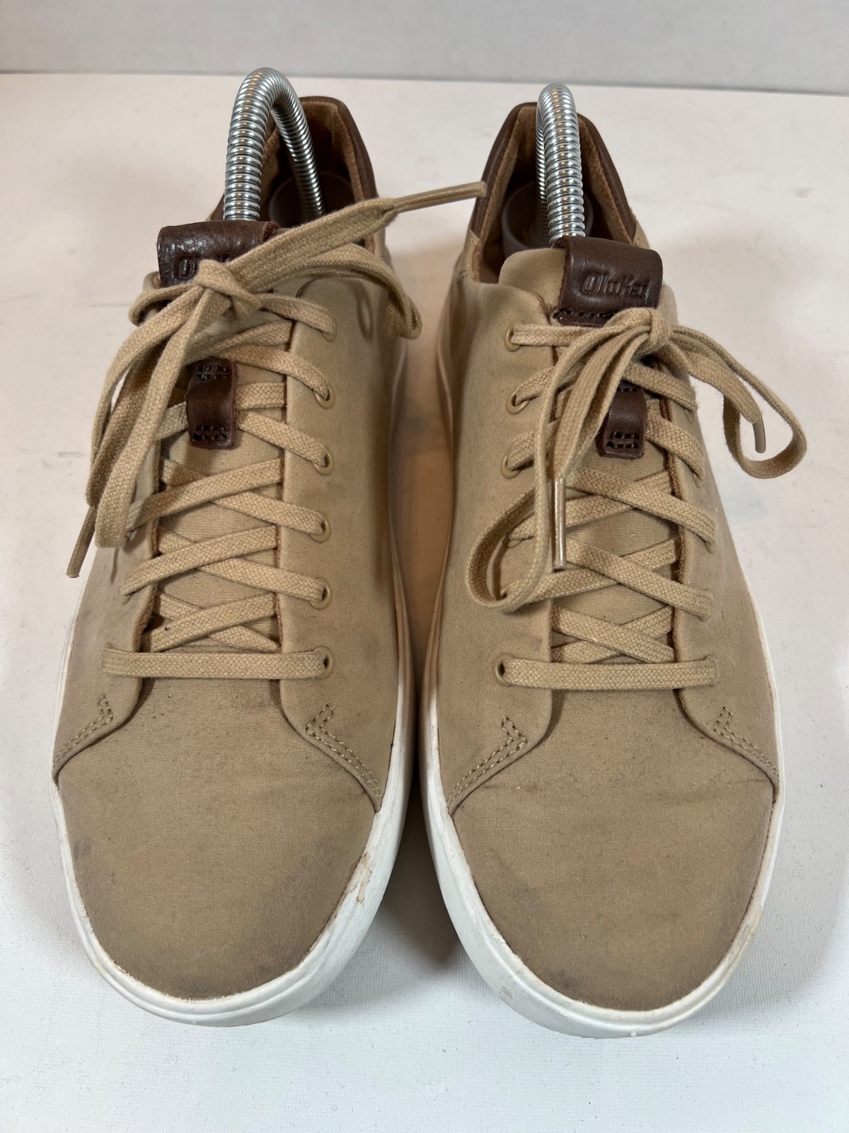 OluKai Lae’ahi Li Sneakers Mens Size 7 Tan Canvas Casual Comfort Lace Up Shoes