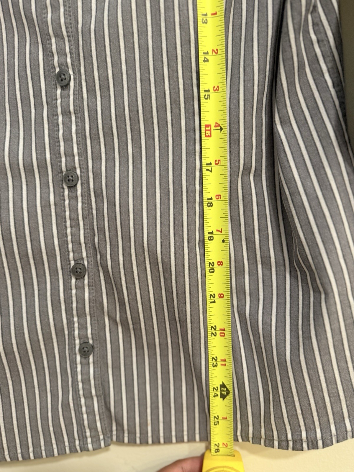 Classic Croft & Barrow Women XL Gray/White Striped Stretch 3/4 Sleeve Button-Up