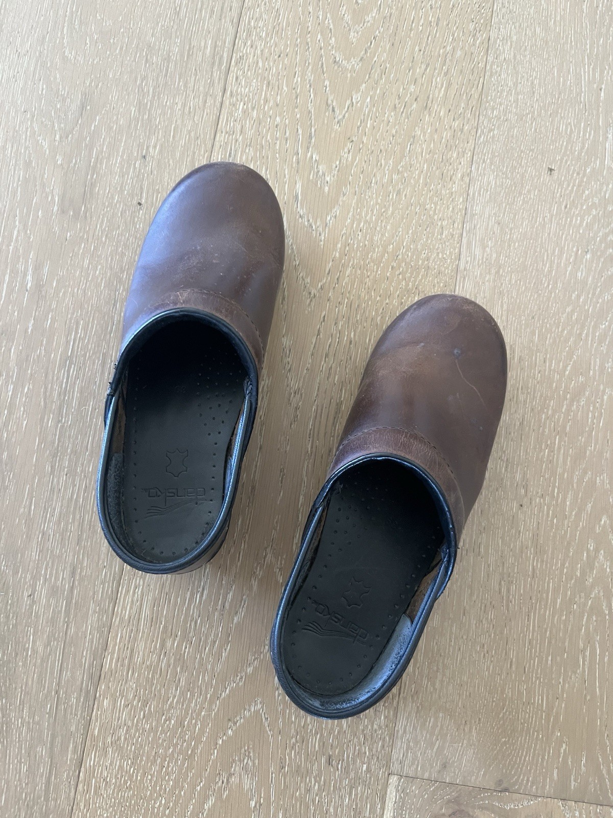 Dansko Shoes Women 39 Professional Oiled Leather Clogs Antique Brown
