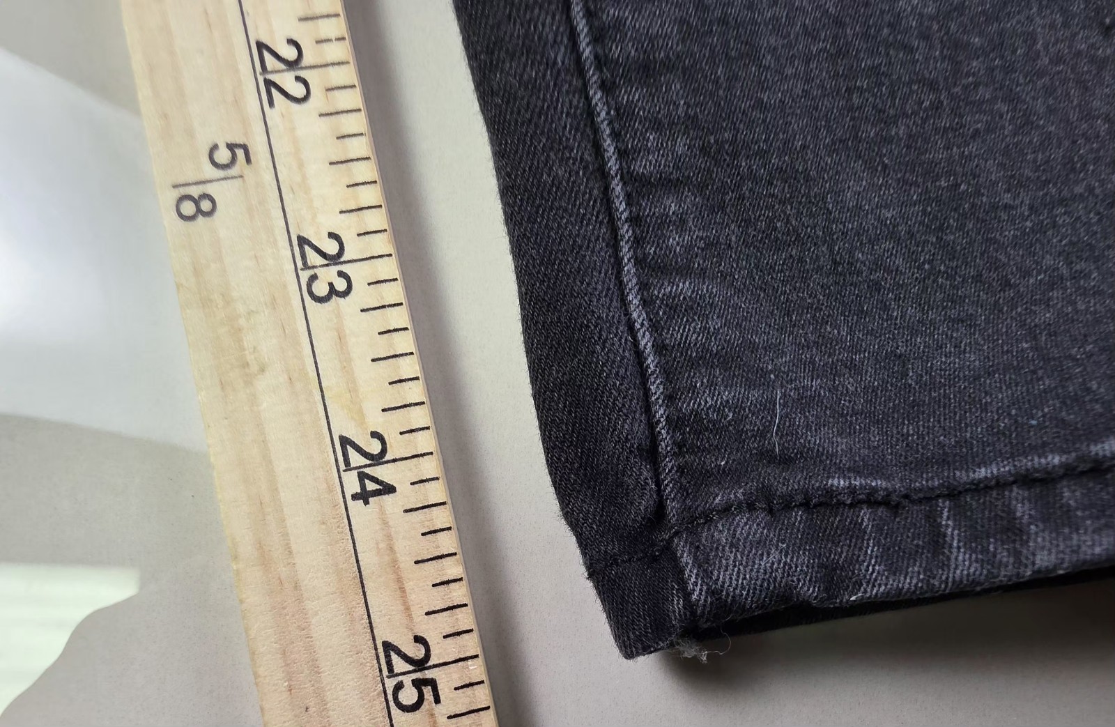 Vintage 90s Guess Women Sz 25 Curvy Mid Rise Skinny Bella Fit Black jeans
