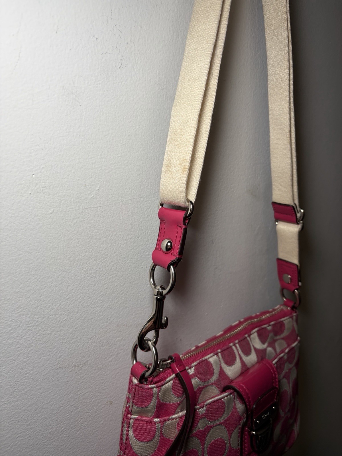 Coach Poppy Signature Double Pocket Crossbody Pink And White Strap