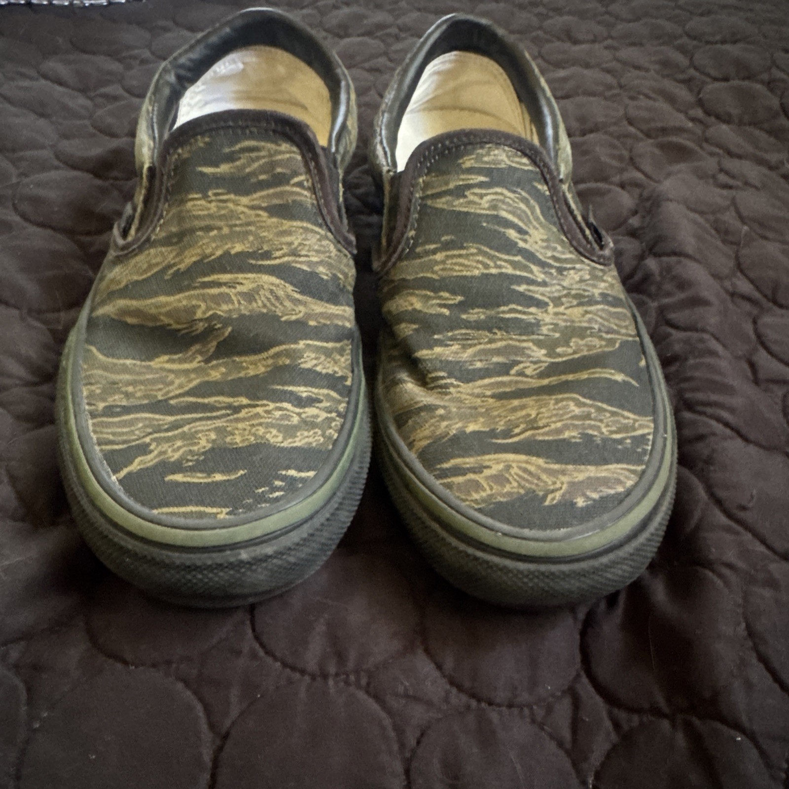 MENS VANS SLIP ON TIGER CAMO SIZE 6.5 PROFESSIONAL SKATE SHOES