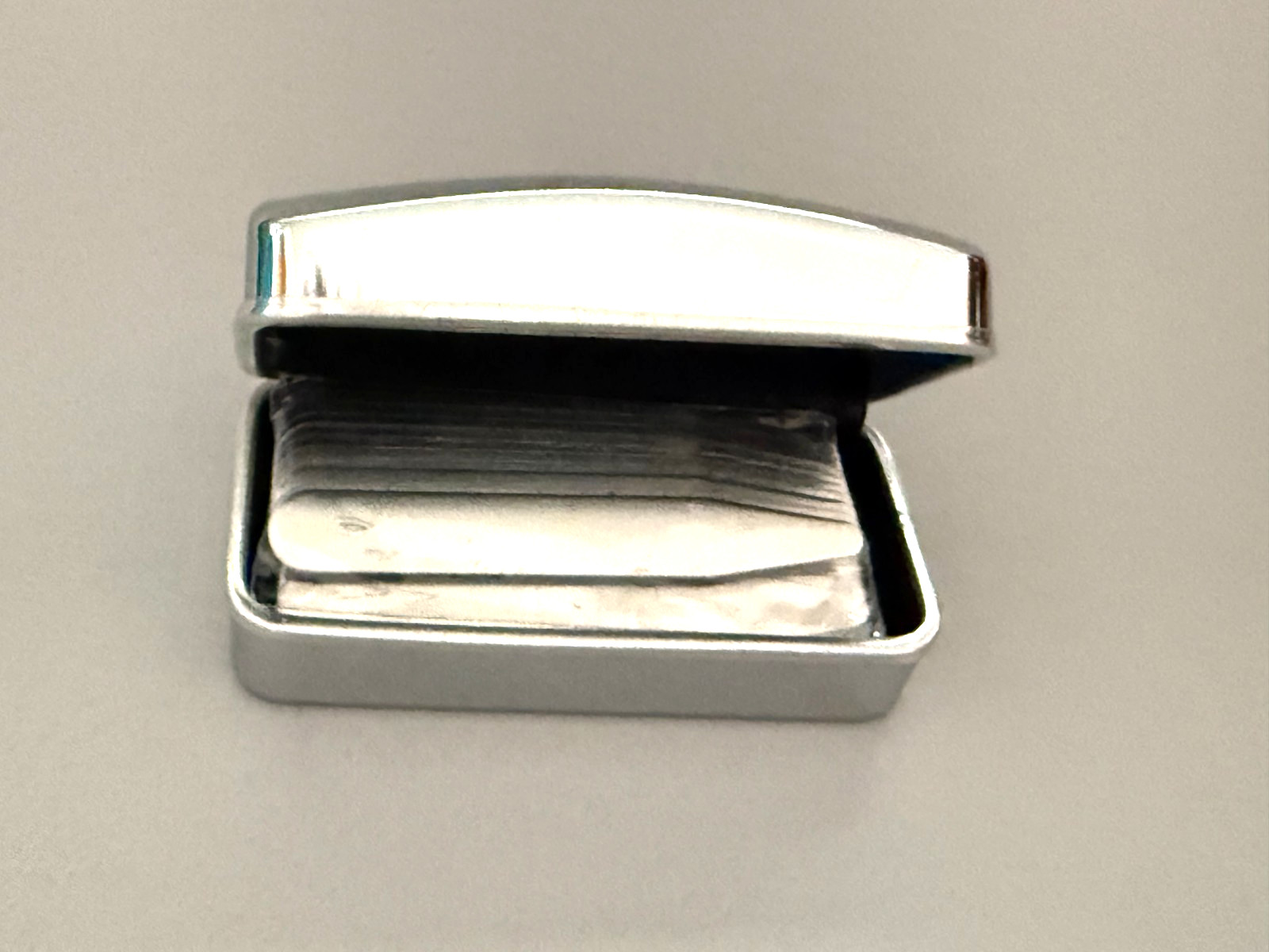 30-Stainless Steel Collar Stays in Metal Box- great for gifts- FREE shipping