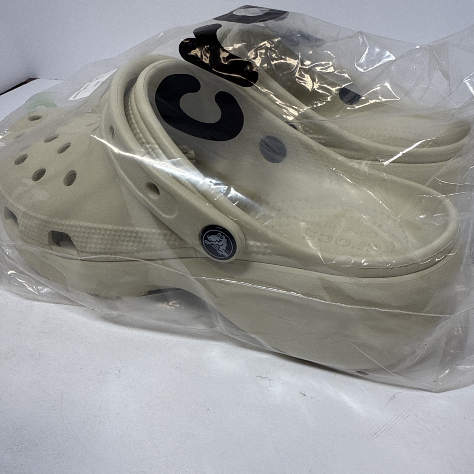 Crocs Mega Crush Clogs Platform Shoes Bone Ivory Men’s Size 6 Women’s Size 10