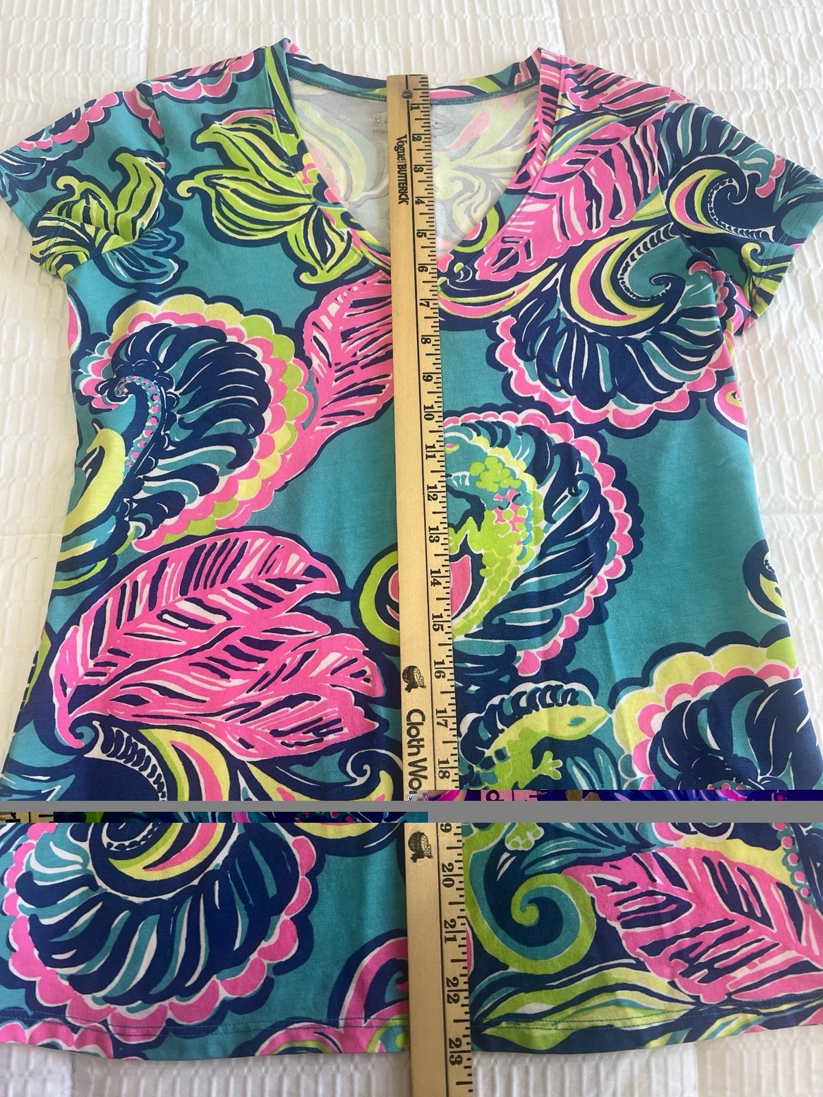 Lilly Pulitzer Michele V Neck Tee Sea Blue Private Island Size S