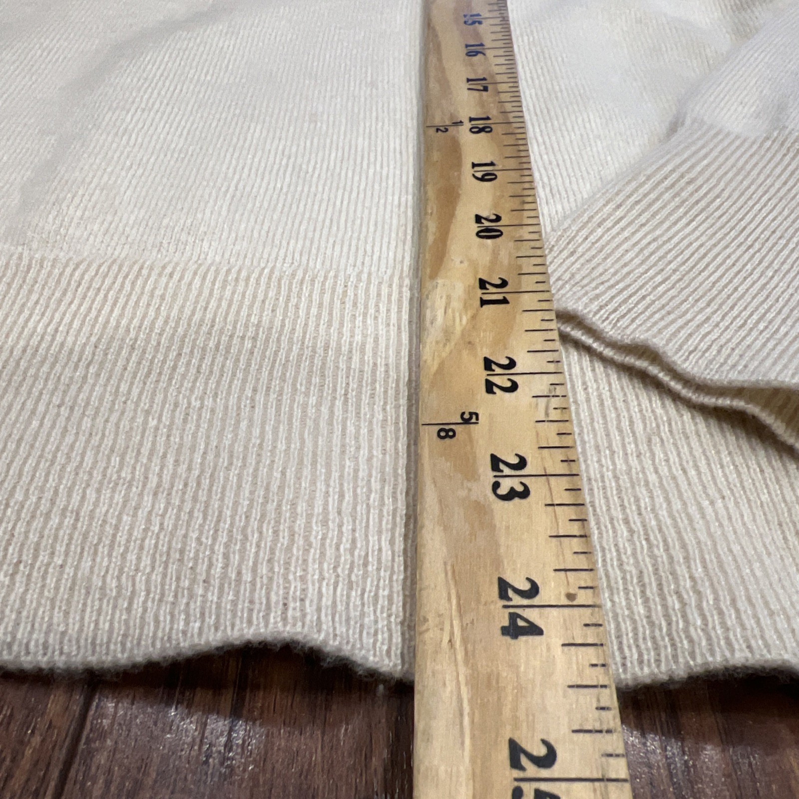 J Crew 100% Cashmere Sweater Womens M Cream Pullover Classic Fit Crew Neck Soft