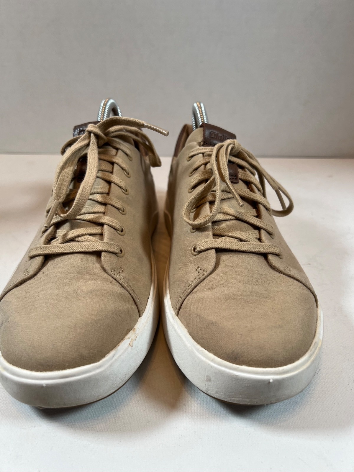 OluKai Lae’ahi Li Sneakers Mens Size 7 Tan Canvas Casual Comfort Lace Up Shoes
