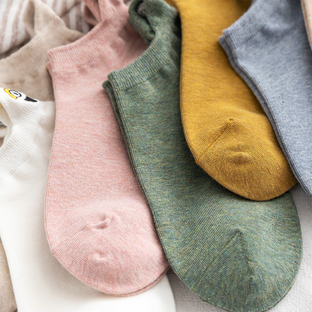 Women Cute Cotton Socks Fashion Cartoon Ankle Socks Embroidered Expression New