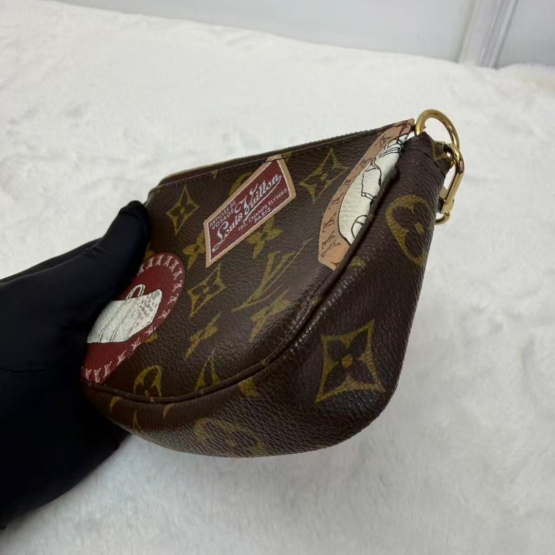 LOUIS VUITTON Monogram Patch Mini Pochette Accessoires Pouch