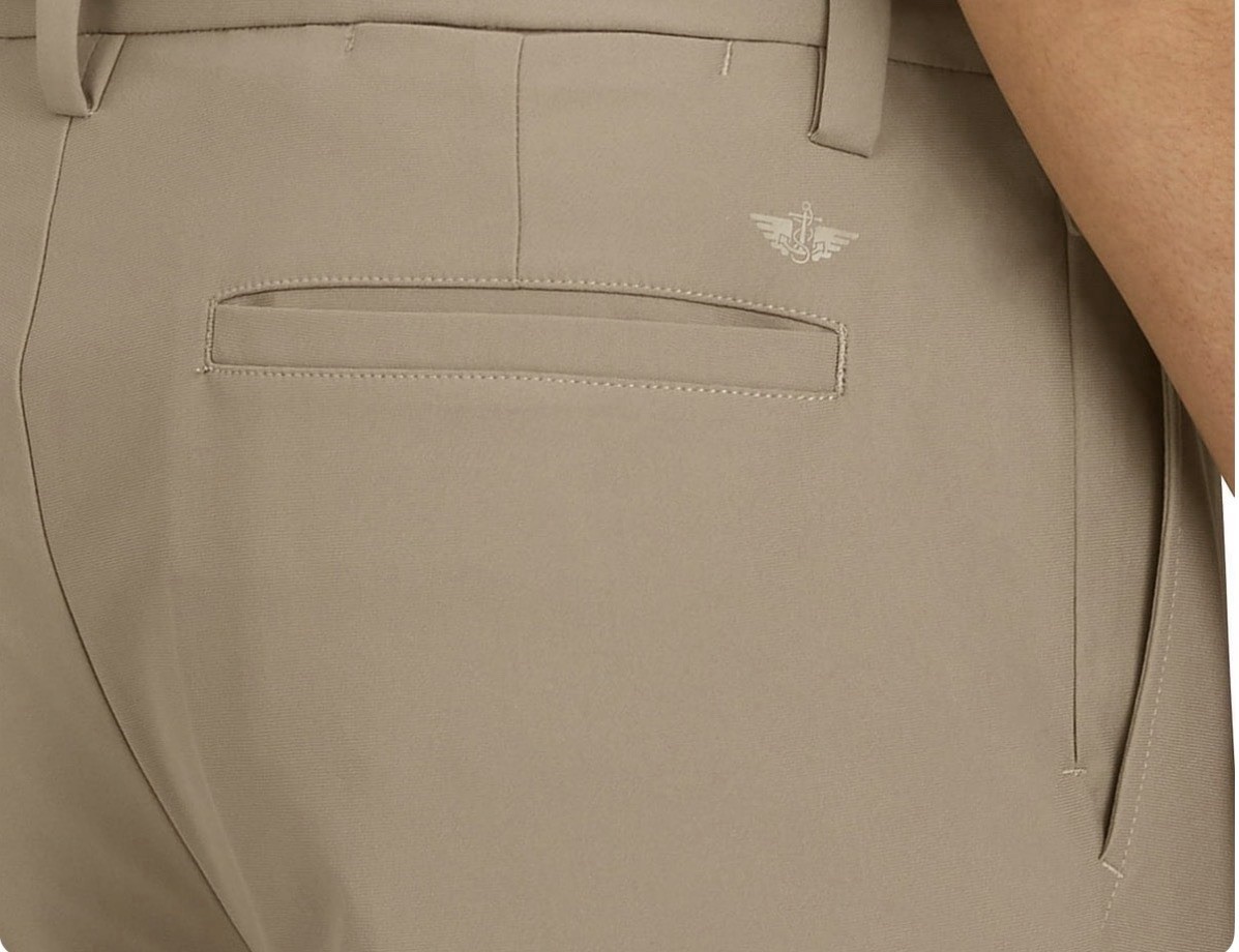 Dockers Men’s Tech Chino Pants Size 32 x 30 Khaki NEW