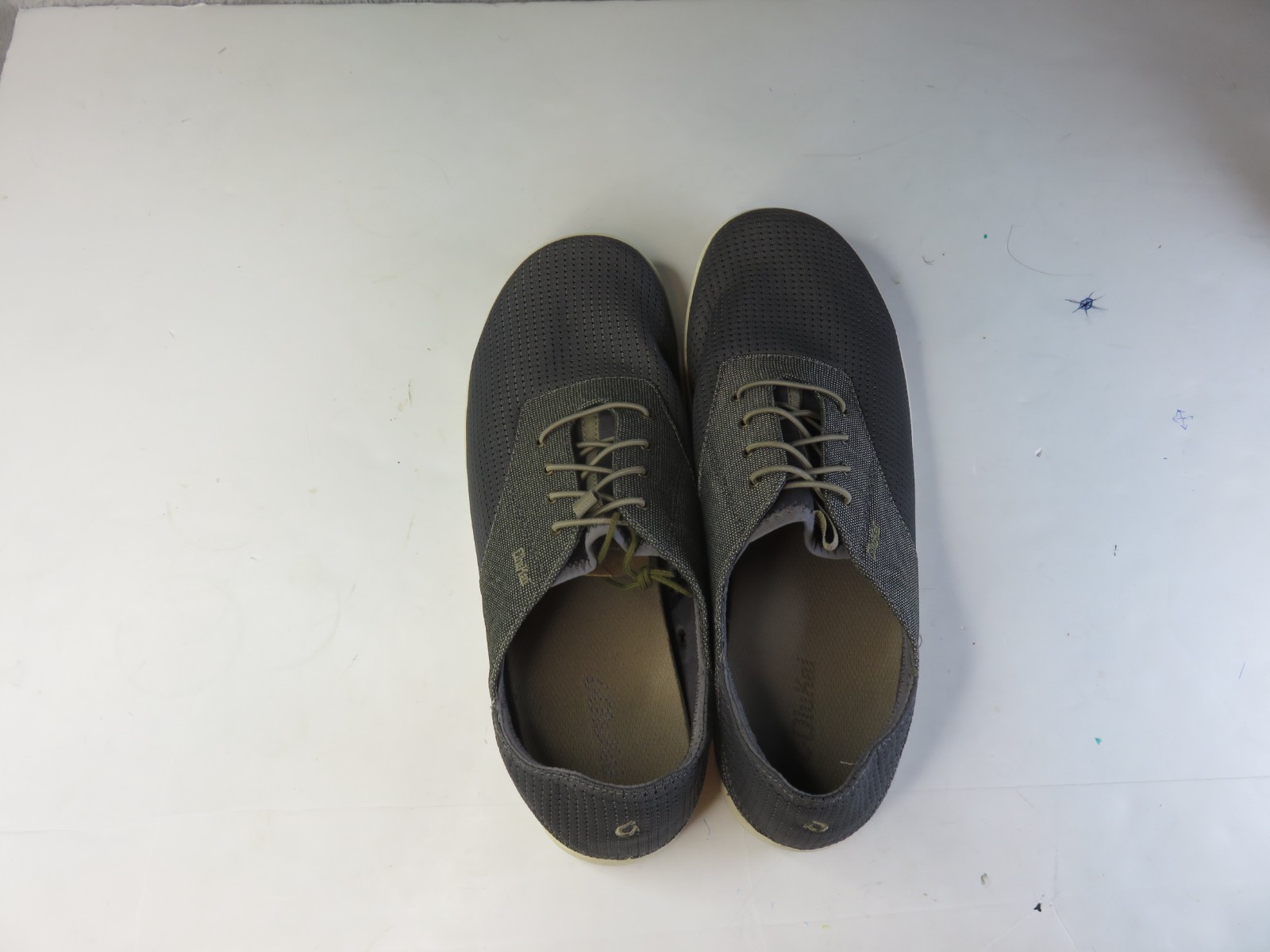 OluKai Nohea Moku Men’s Casual Sneakers Gray Size 9 Lightweight Shoes 10283-2610