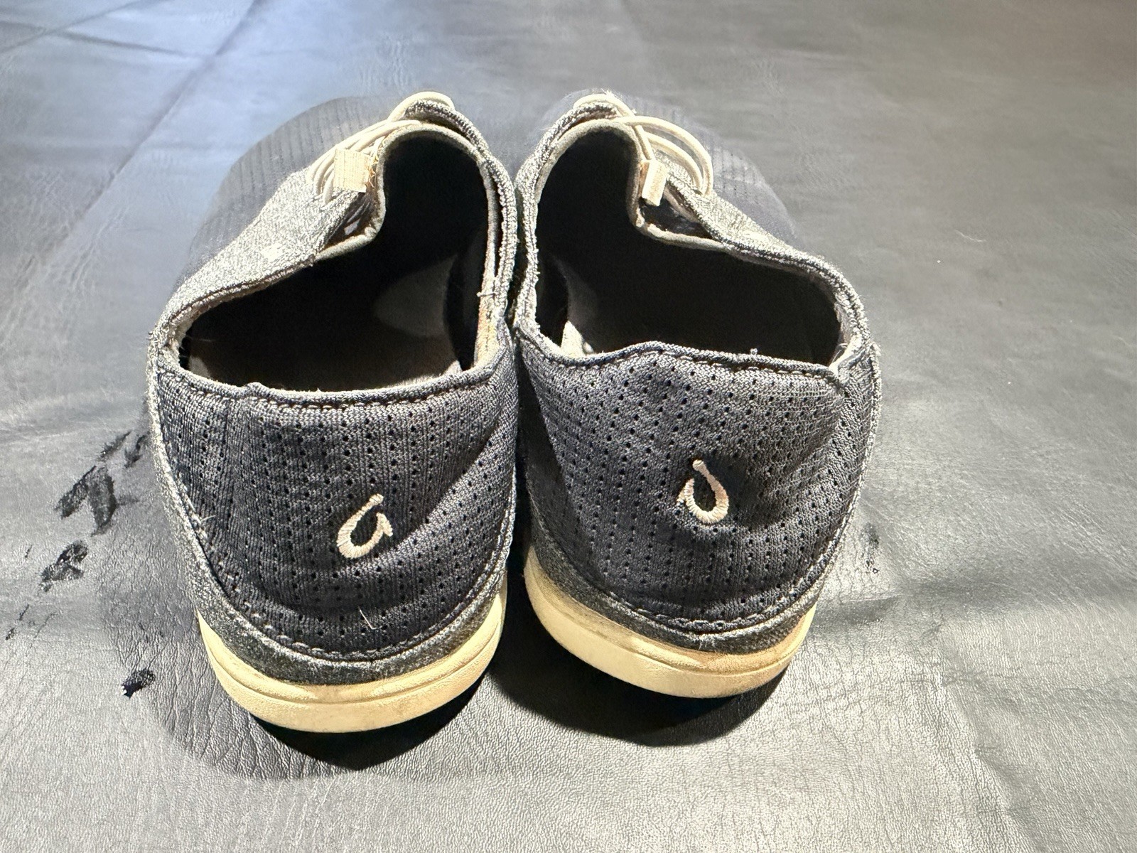 Mens OluKai Nohea Moku Charcoal Gray/Clay Slip On Shoes. Size 10.5