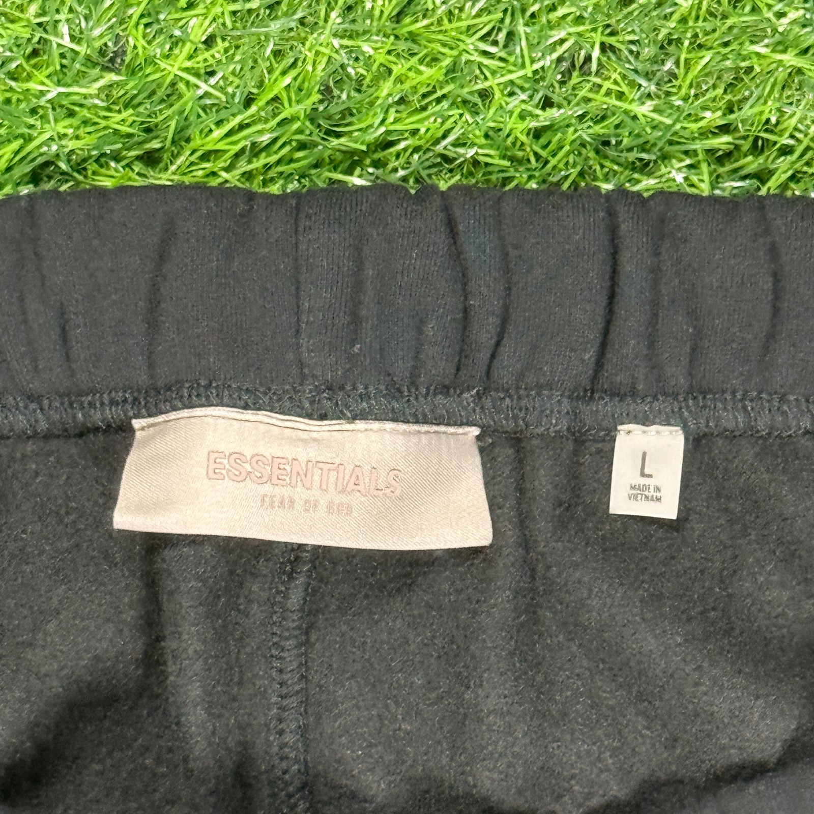 Fear of God Essentials Shorts SS22 Stretch Limo Black – 100% Authentic (XS-XL)