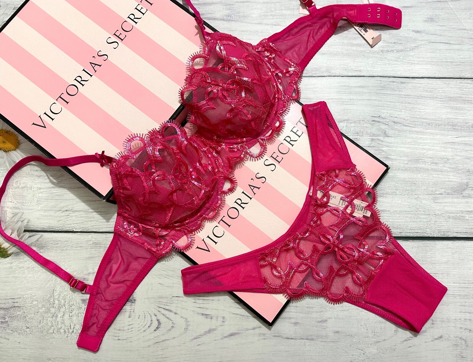 Victoria’s Secret Wicked Shimmer Heart Embroidery Unlined Balconette Bra Set