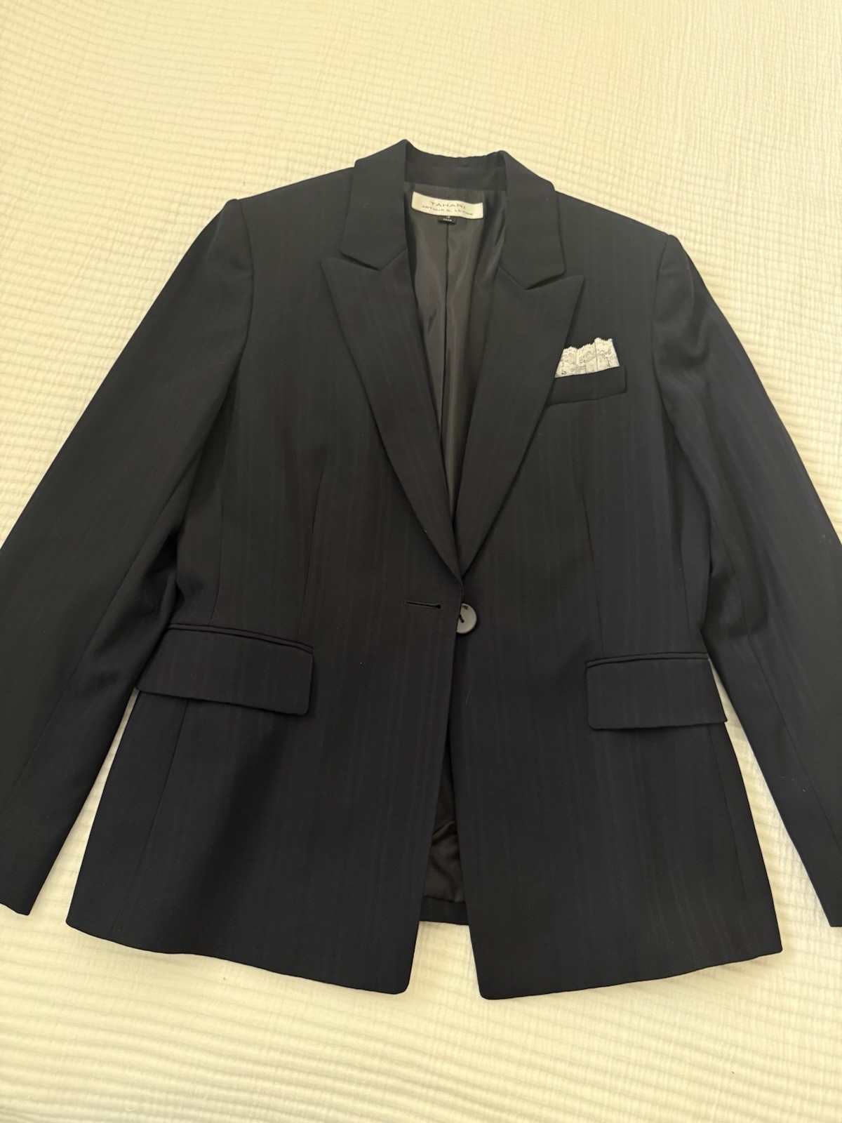 Tahari Arthur S. Levine Women’s Black Pinstripe Blazer 12 One-Button Lined