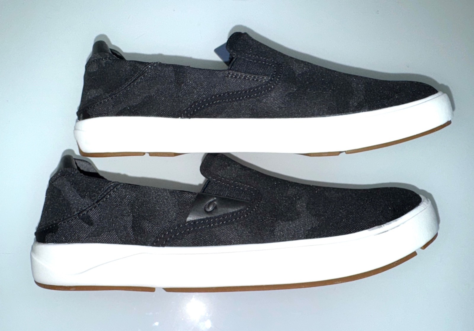 New Mens OluKai Lae’Ahi Pa’i Slip On Shoes – Lava Rock / Ke Au Camo Black Sz 9
