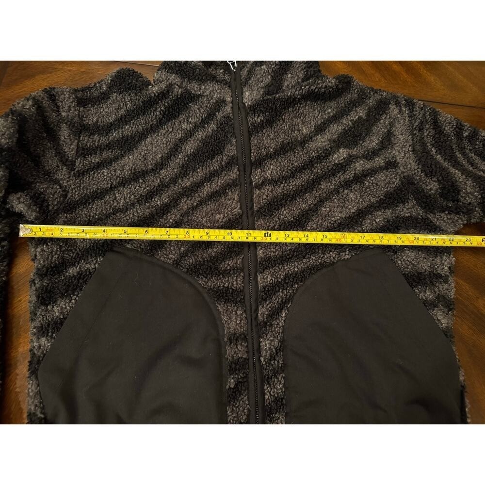 Varley Womens Zebra Print Fleece Zip Jacket Size M Grey Black Cozy Athleisure