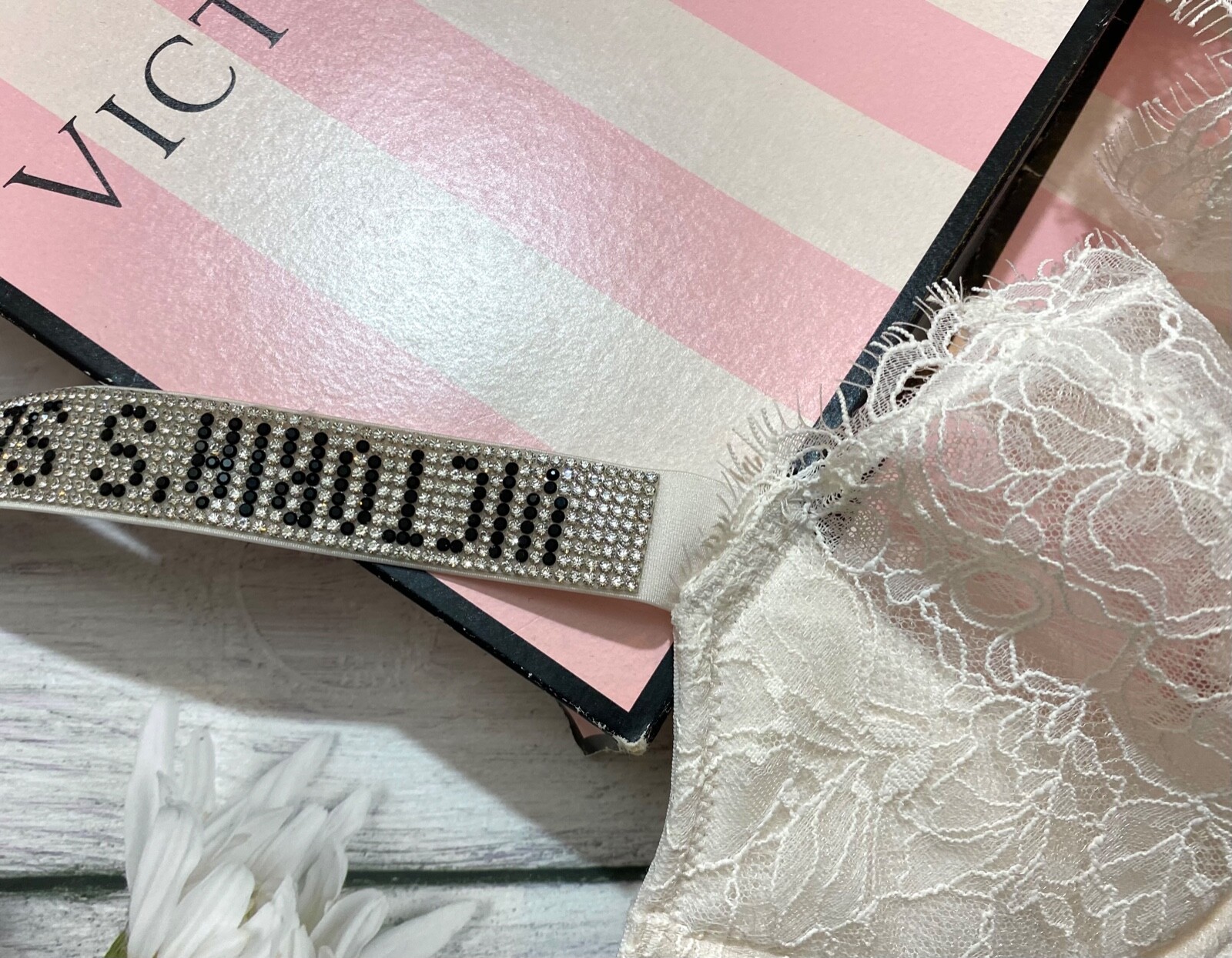 Victoria’s Secret Shine Strap Bra Bikini Set Bridal Lace Blink Cheeky White
