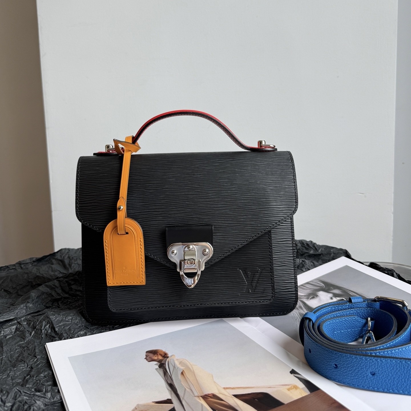 Louis Vuitton Pre-Owned Authentic Messenger Bag Black Silver