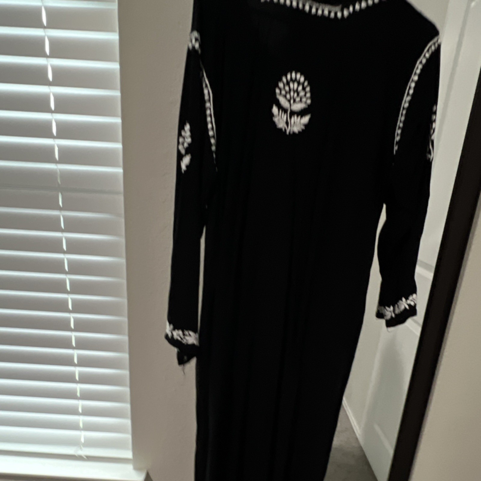 Black Embroidered Women’s Kurta Floral Pattern Long Kurtas/Kurti