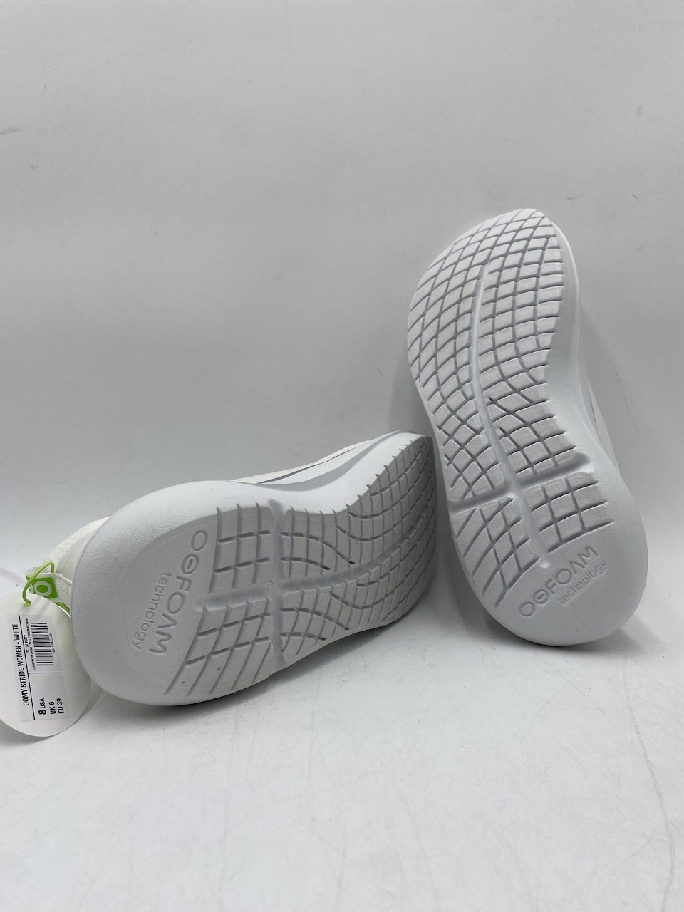 OOFOS OOMY STRIDE Women’s NEW Recovery Sneakers White Multiple Sizes