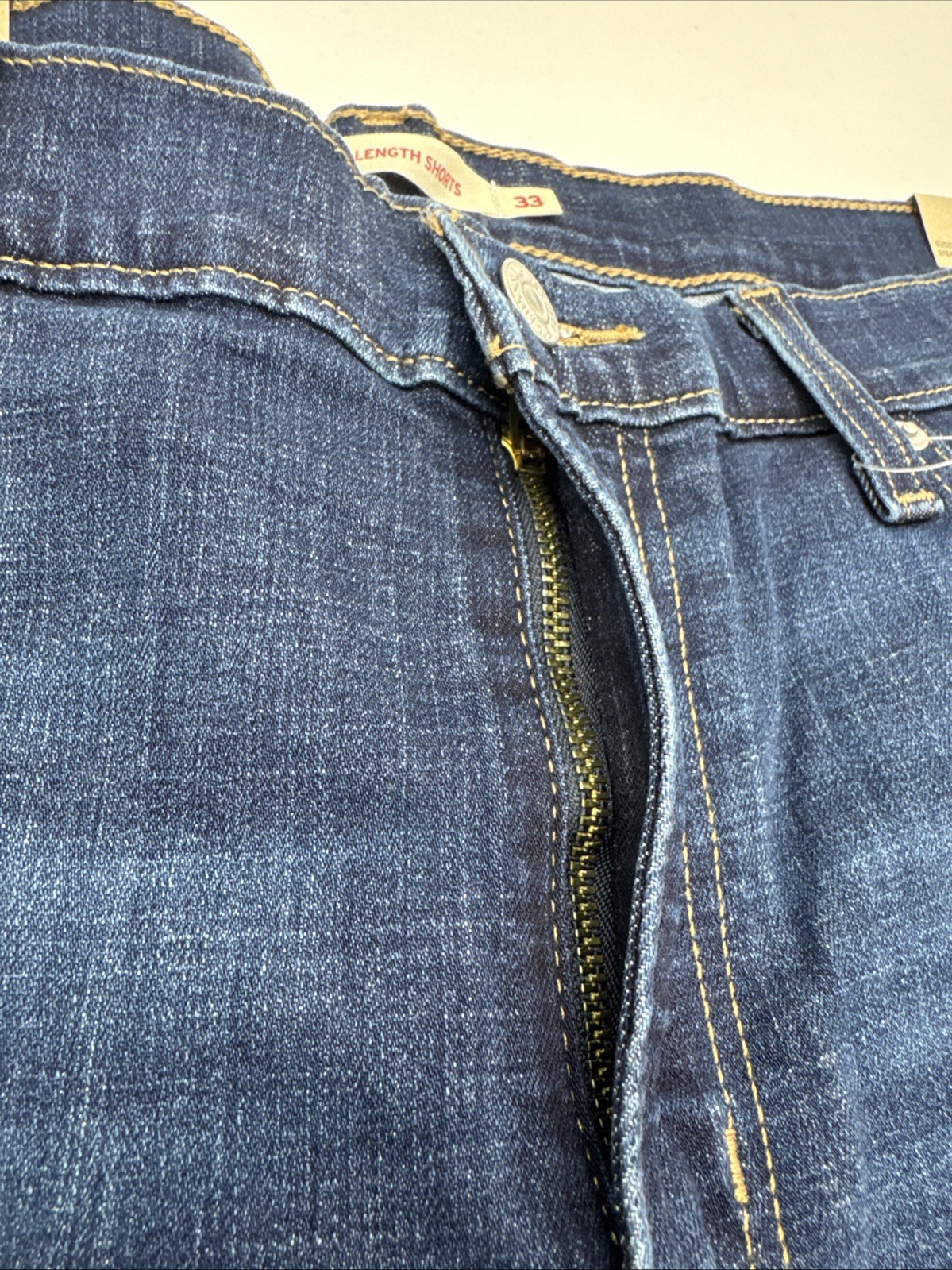 Levi’s Women’s Blue Mid Length Shorts Size 33, Slim Through The Hip Fast Ship