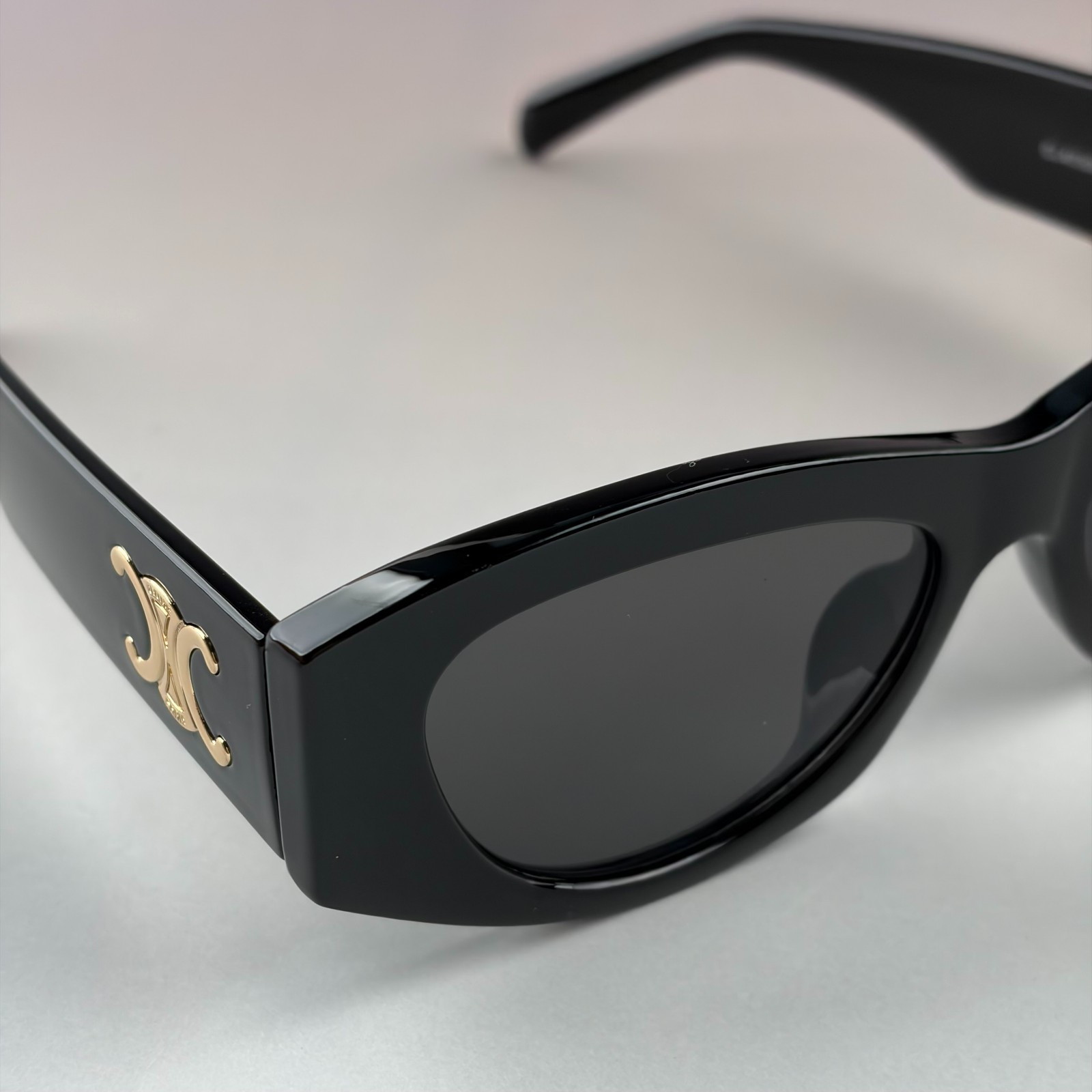 New In Box – Celine Women’s Triomphe Cat Eye Sunglasses Black Designer Travel