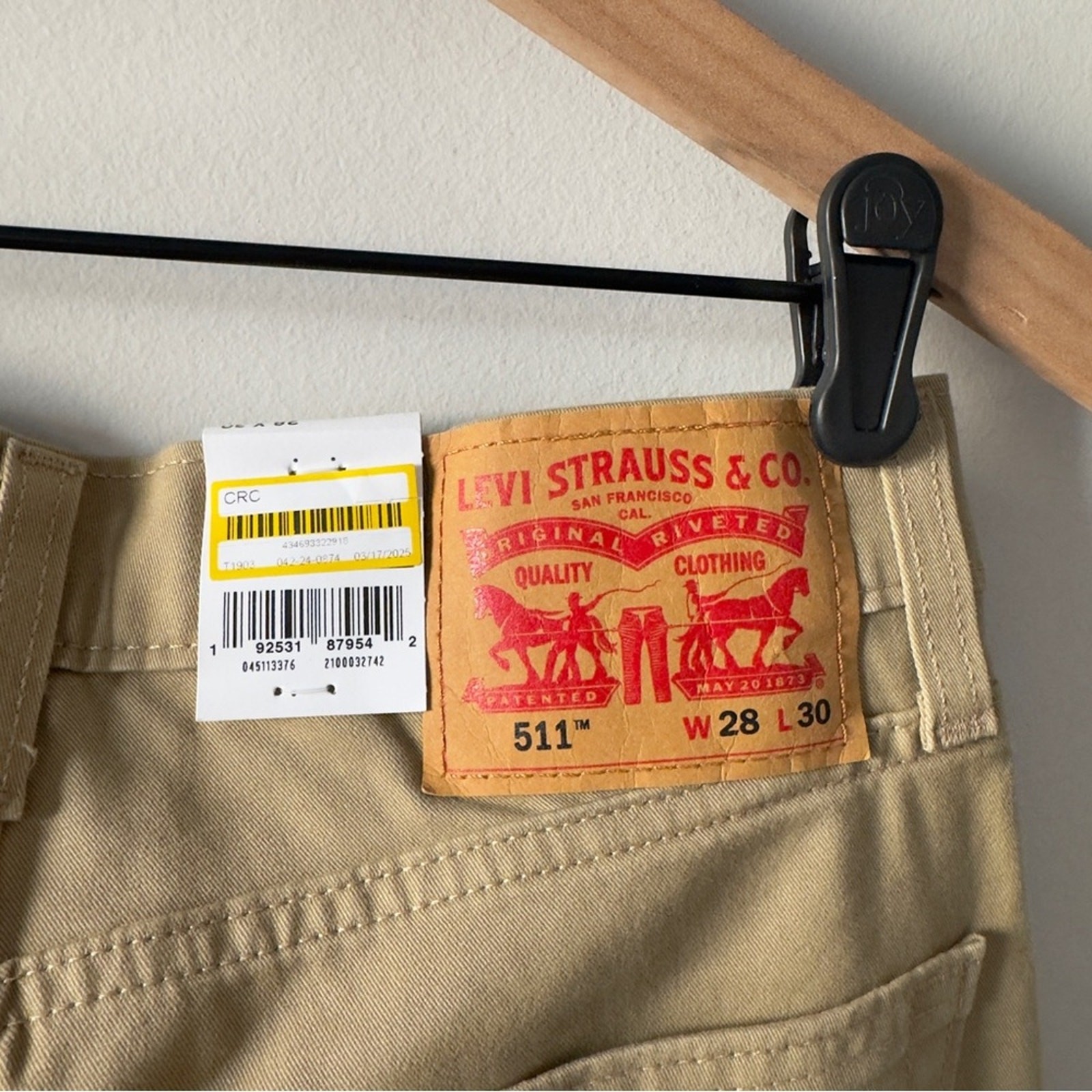 Levi’s 511 Slim All Seasons Tech Pants Tan Straight-Leg Stretch 28×30 Pockets