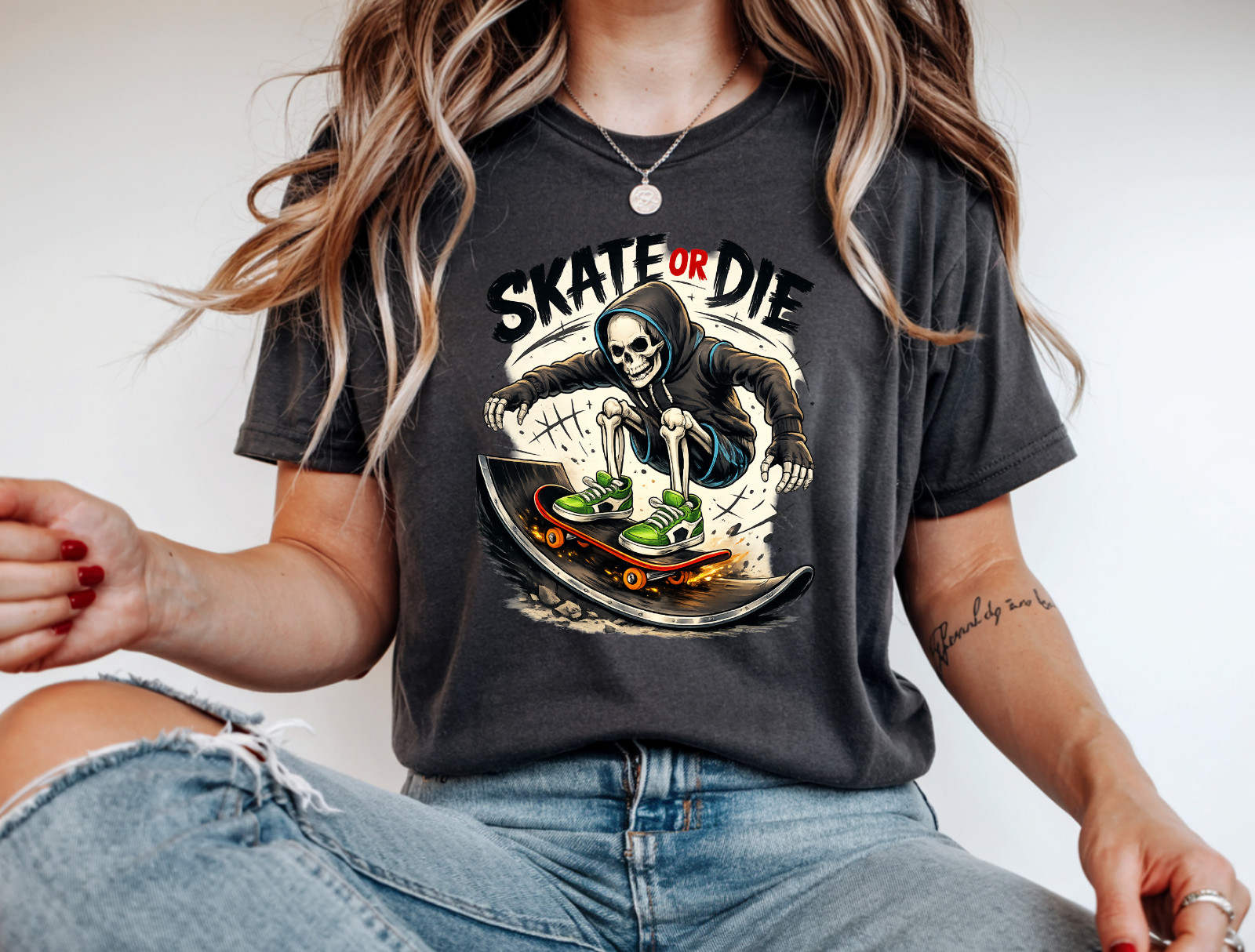 Skate Or Die Skeleton Skateboard T-Shirt Skater Graphic Tee Punk Streetwear