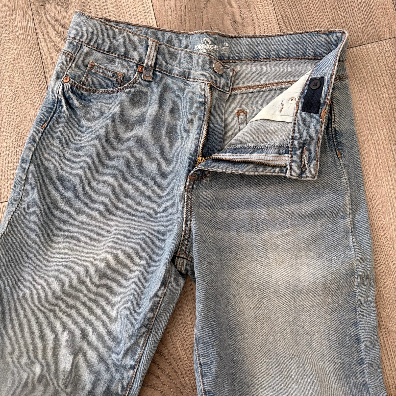 Jordache Teens Light Wash Blue Denim Straight Leg Jeans Size 18 5-Pocket
