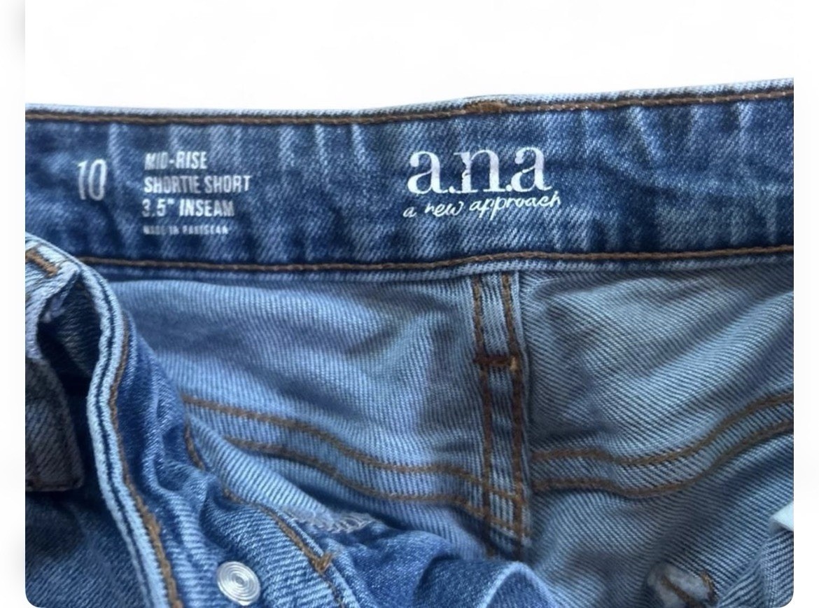 a.n.a Women’s Blue Shortie Short Denim Shorts 10 Mid-Rise 3.5″ Cuffed 5-Pocket