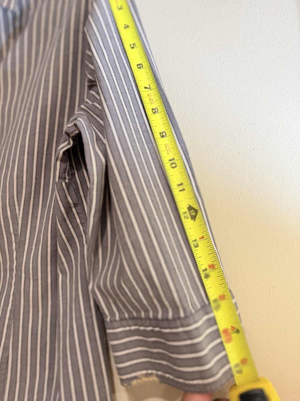 Classic Croft & Barrow Women XL Gray/White Striped Stretch 3/4 Sleeve Button-Up