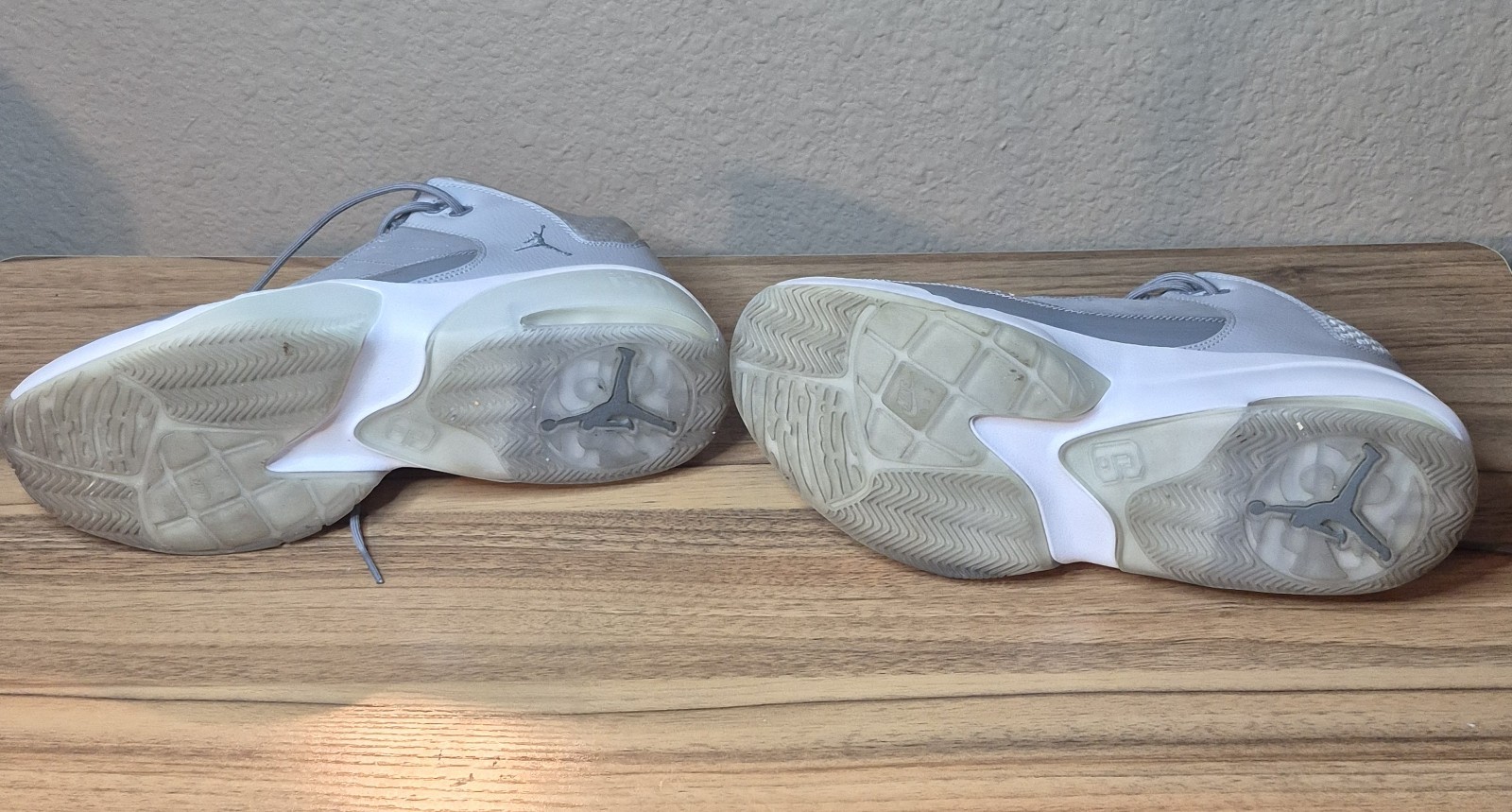 Jordan Air Jordan Max Aura 3 Wolf Grey/White CZ4167-005