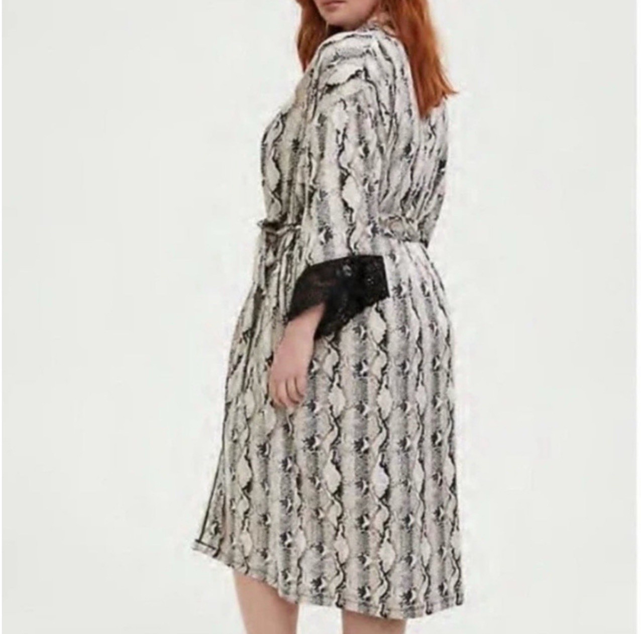 Torrid NWT Snakeskin Robe Womens Plus Sz. 2X Satin Lace Trim Waist Tie Pockets