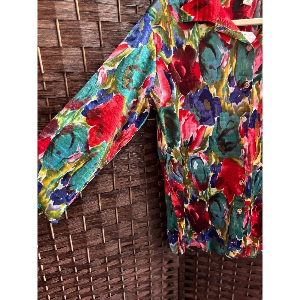 Coldwater Creek Top Womens M Medium Fun Floral ARt 2 wear Stretch button down