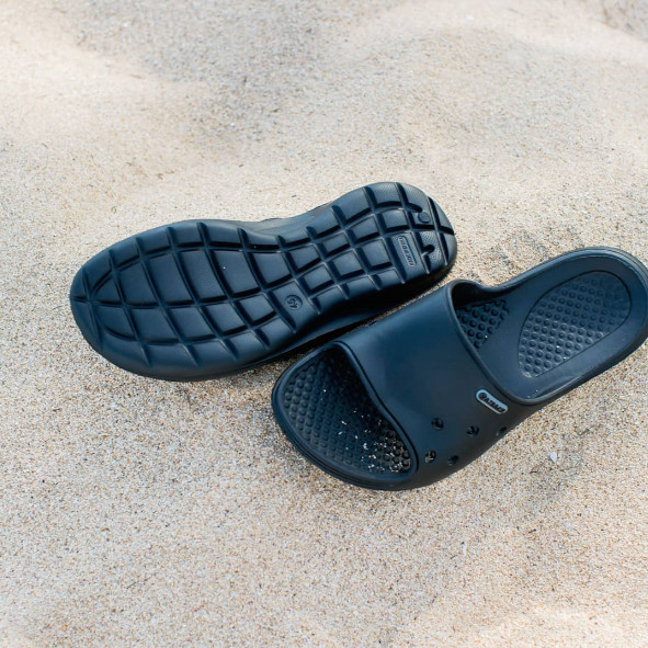 Men’s Kaiback Poolside Slide Shower Shoe – Slip-Resistant Home Sandal – Black